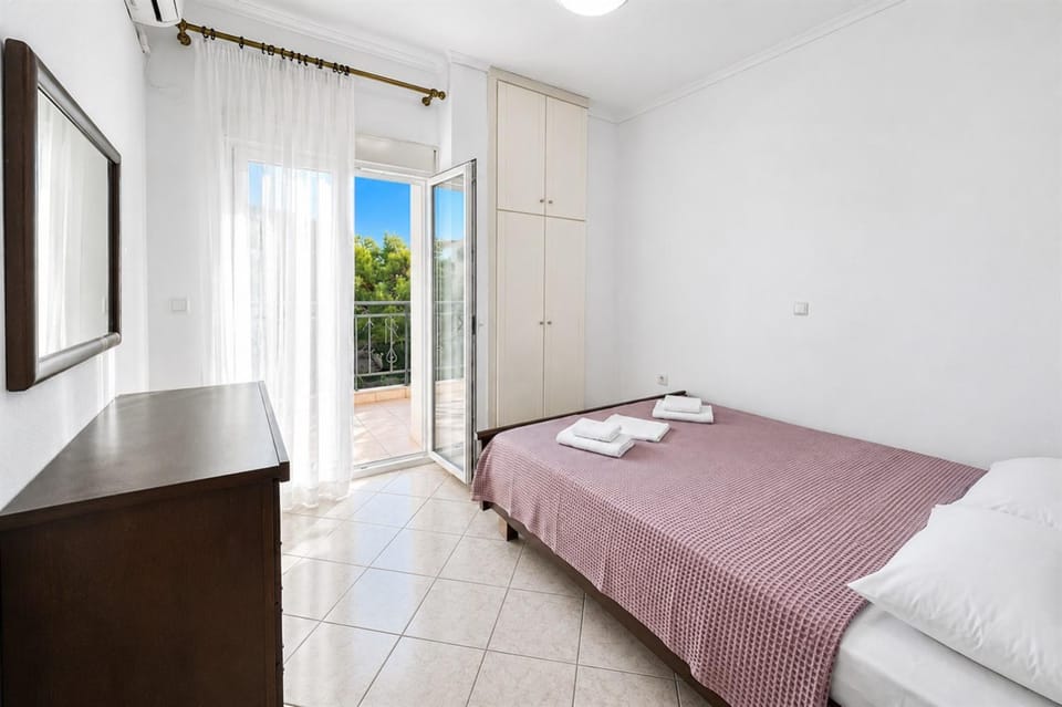 Bed, Photo of the whole room, Bedroom, wardrobe