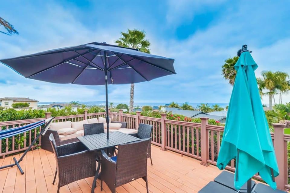 Ocean & Bay Views Pool & Hot Tub Rooftop Patio House in Pacific Beach