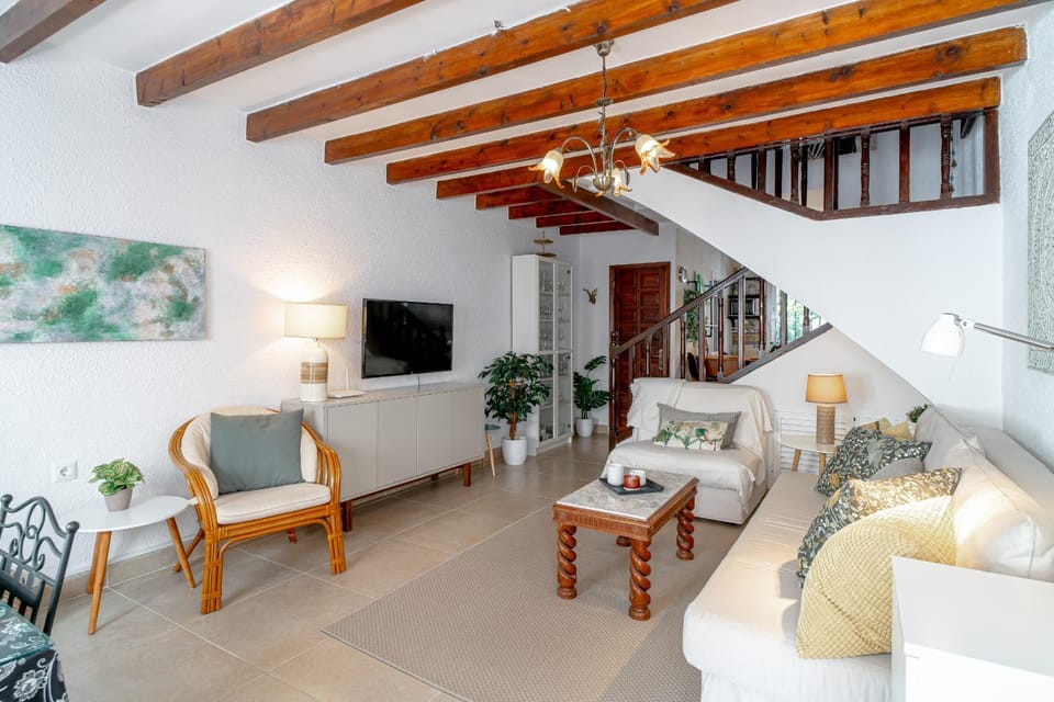 Communal lounge/ TV room, Living room