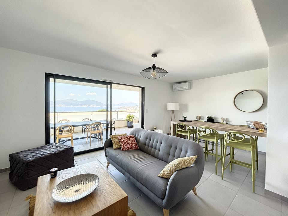 Natural landscape, Kitchen or kitchenette, Living room, Dining area