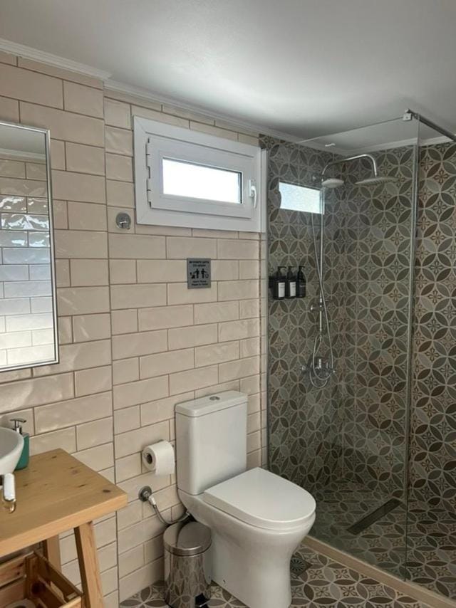 Shower, Toilet, Bathroom