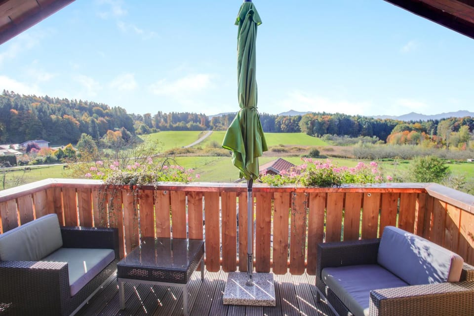 Property building, Balcony/Terrace, Living room