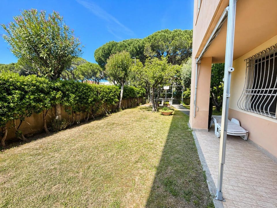 Garden, Garden view
