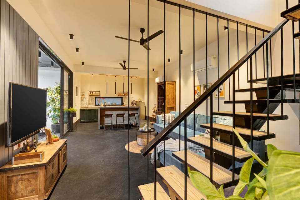 Kitchen or kitchenette, Living room, Seating area