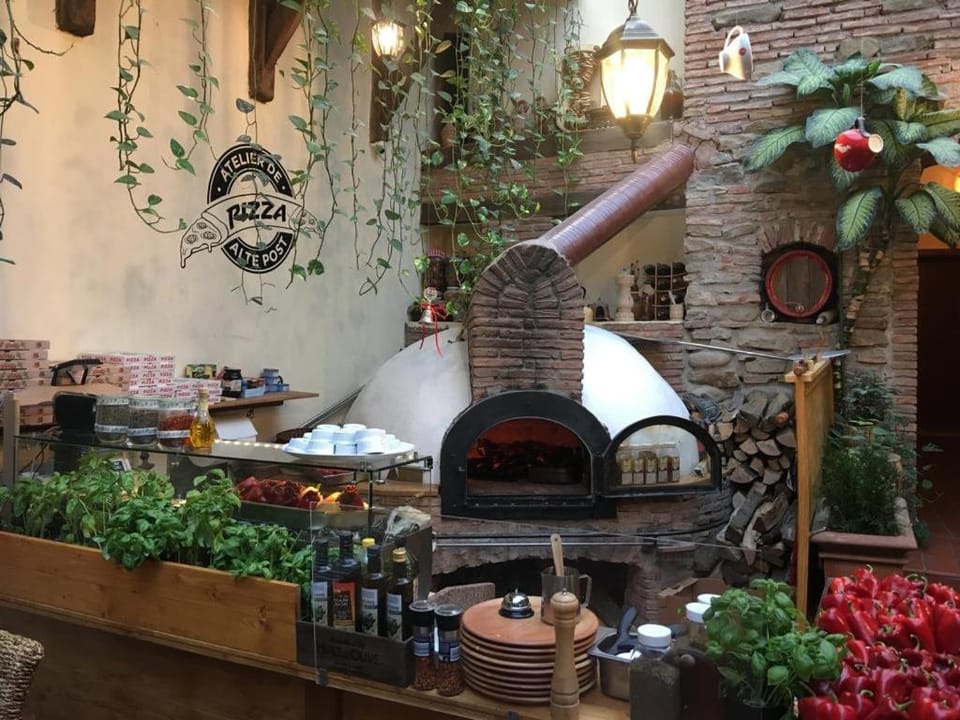 Restaurant/places to eat, Food and drinks