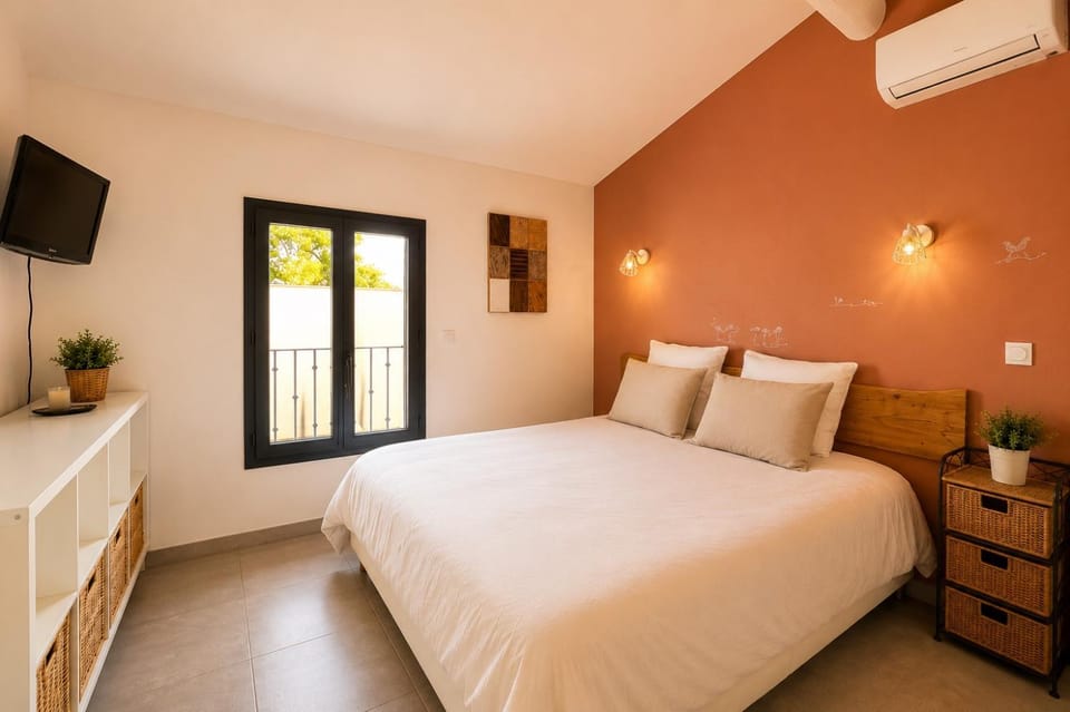 Bed, Bedroom, air conditioner