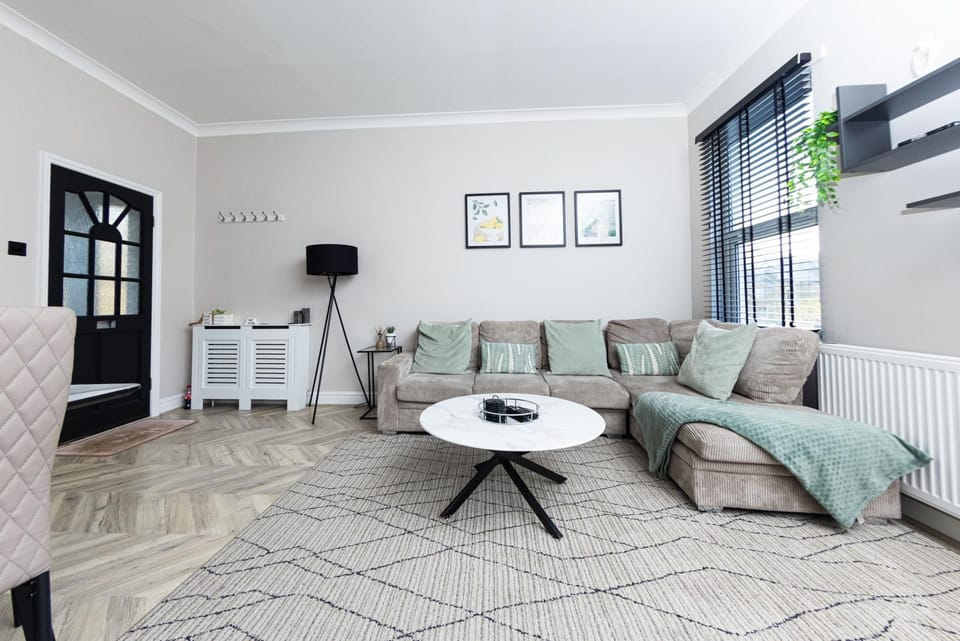 TV and multimedia, Living room, Seating area