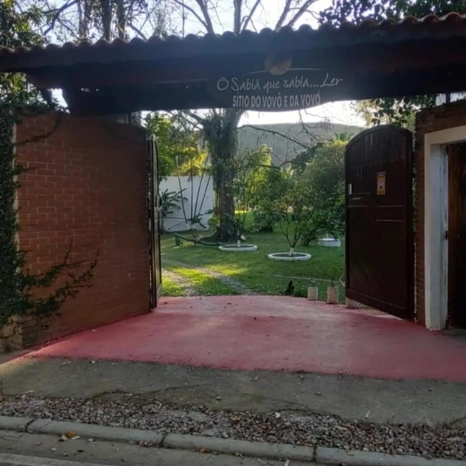 Chácara com Piscina em Guararema House in State of São Paulo