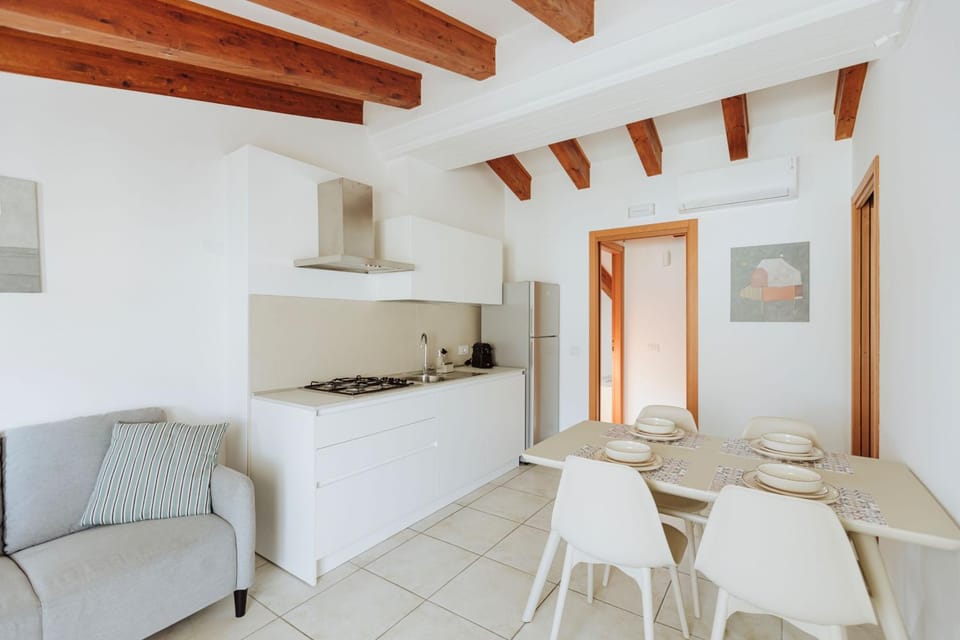 Kitchen or kitchenette, Living room, Dining area, pet friendly, stove