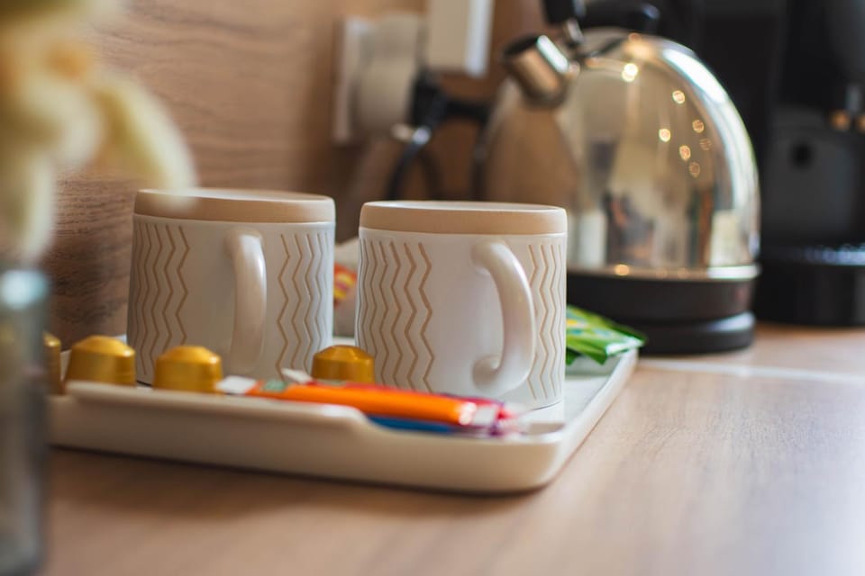 Coffee/tea facilities, kitchen