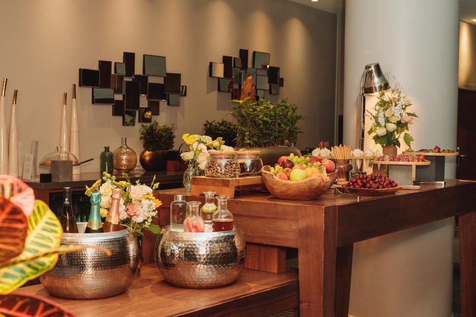 Food and drinks, Dining area, Drinks