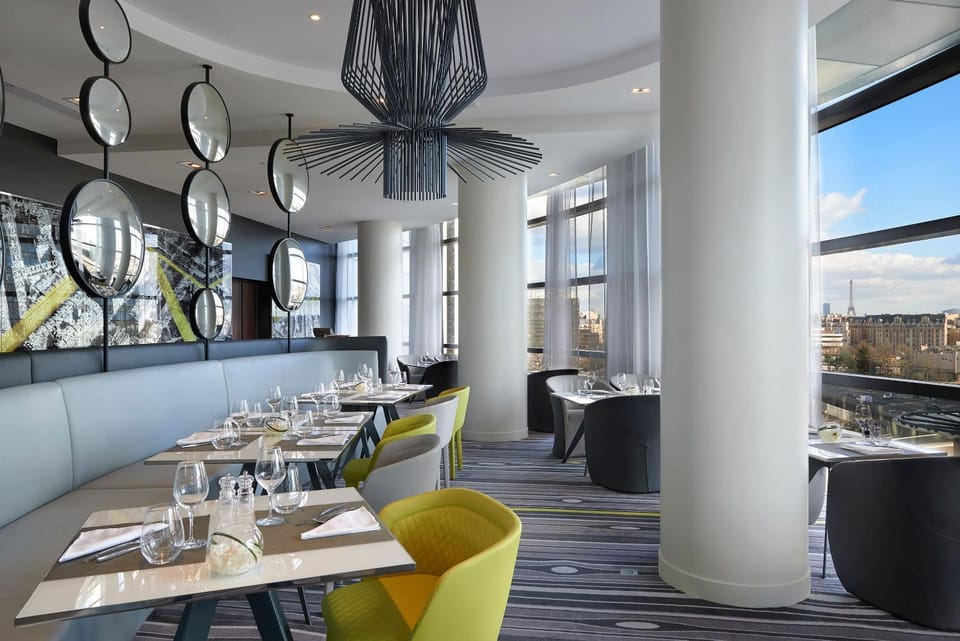 Restaurant/places to eat, View (from property/room), Dining area
