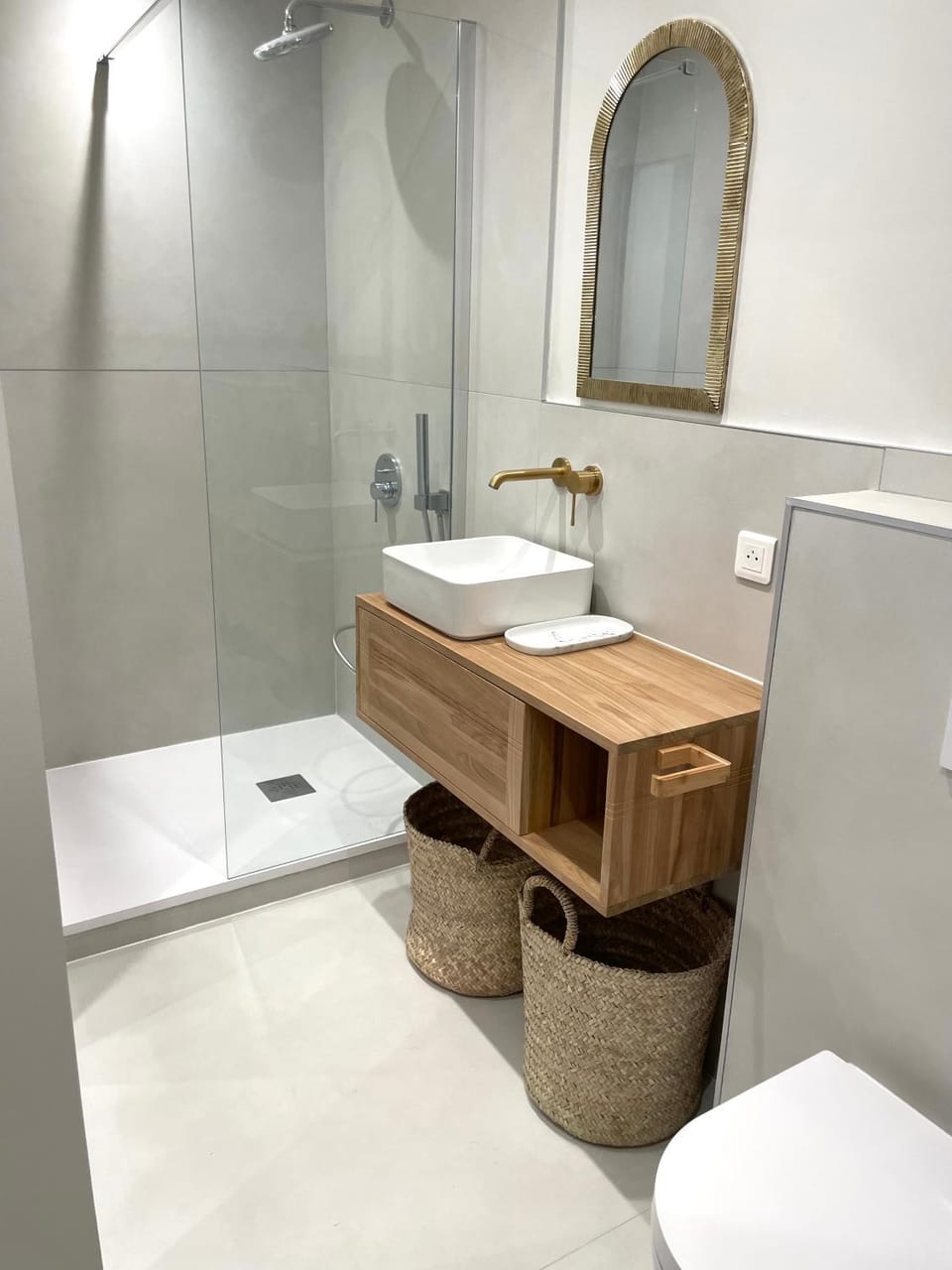 Bed, Landmark view