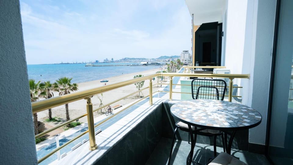 View (from property/room), Balcony/Terrace, Beach