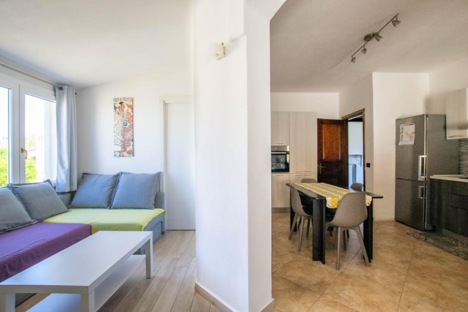 Kitchen or kitchenette, Living room, Dining area, stove