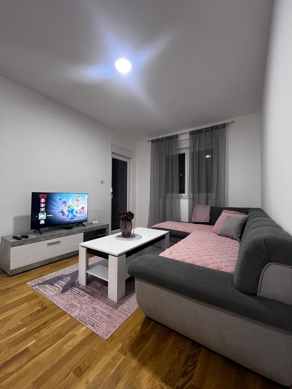 TV and multimedia, Living room, Seating area