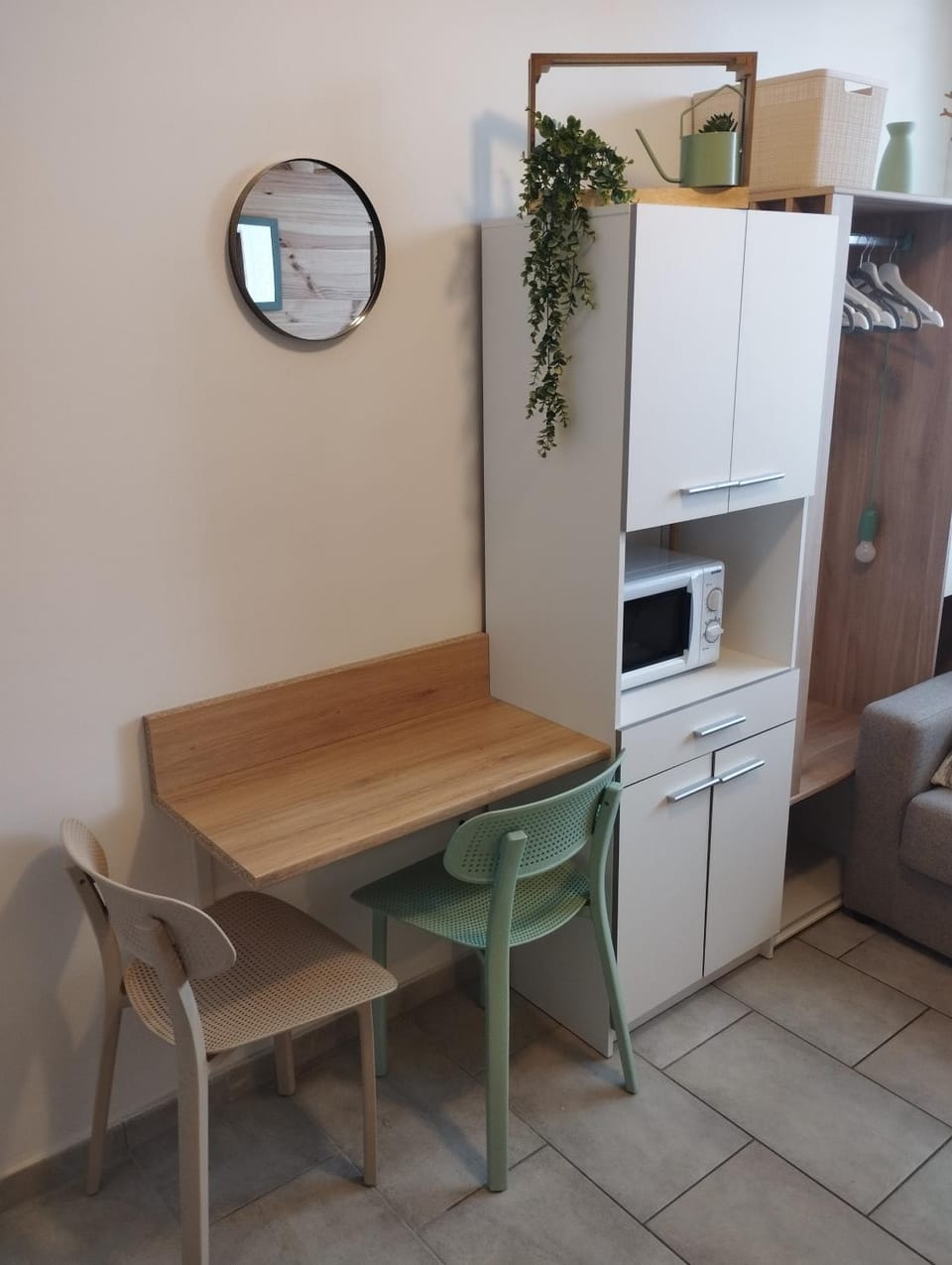 CHAMBRETTE boulevard des Pyrénées Hypercentre 10m carré WC sur le palier, porte40 Apartment in Pau