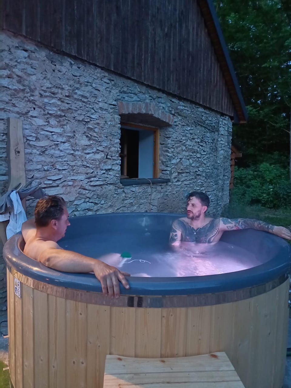People, Natural landscape, Hot Tub, Guests