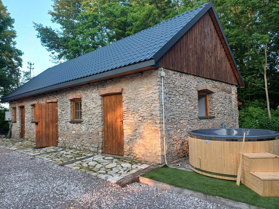 Property building, Day, Hot Tub