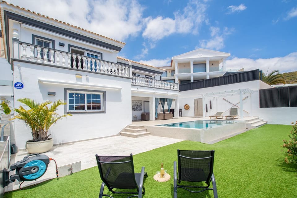 Garden, Swimming pool, sunbed