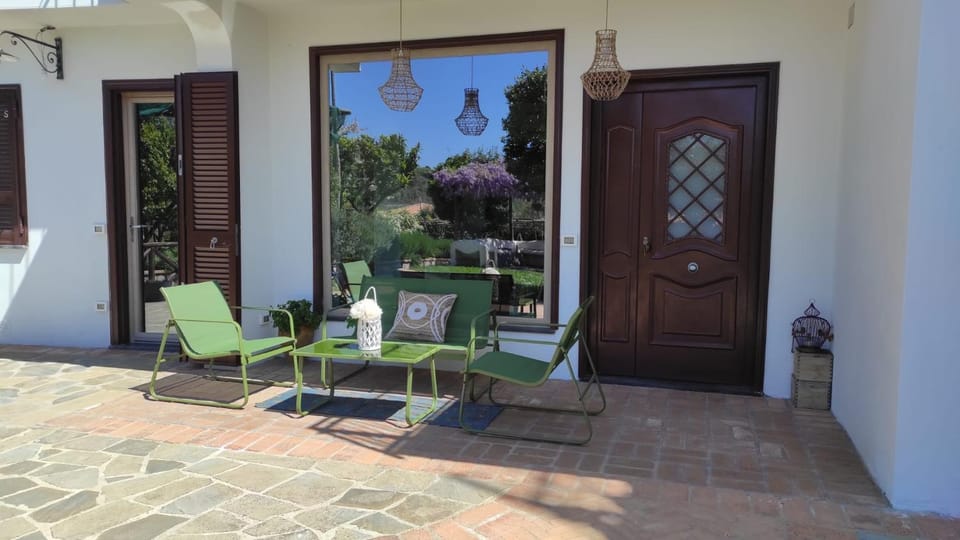 Patio, Day, Garden, Garden view