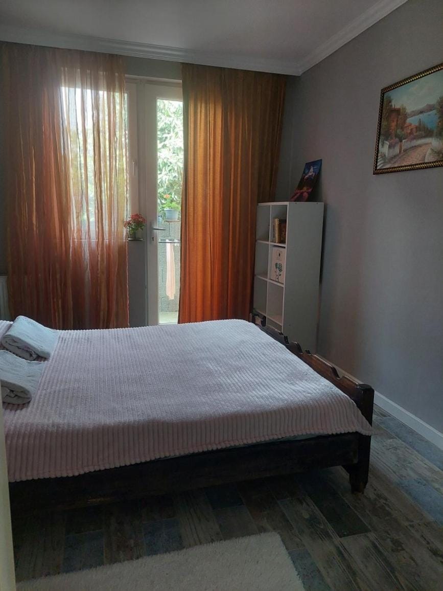 Аппартаменты в гостевом доме у реки Apartment in Batumi
