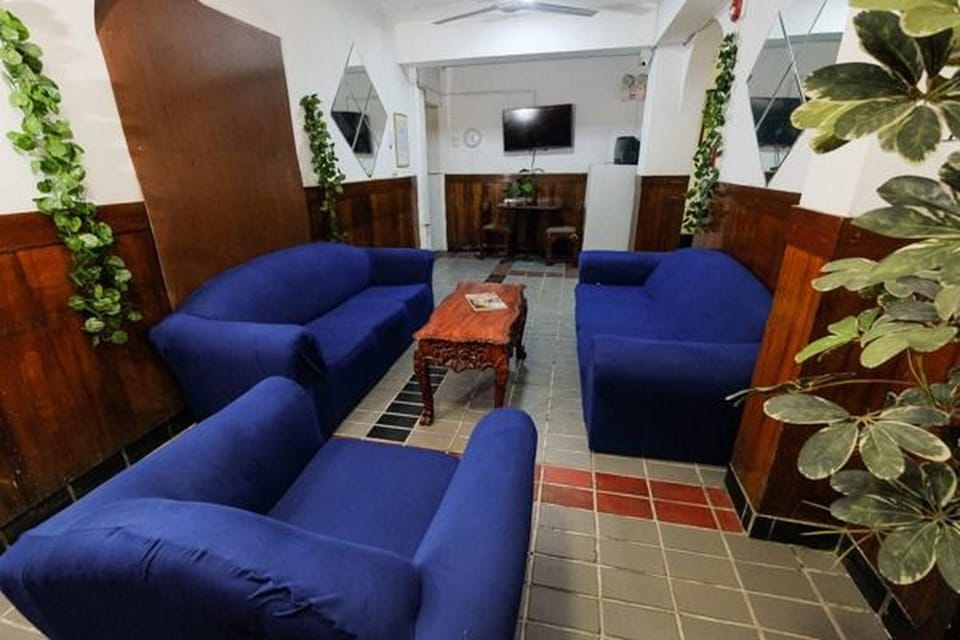Communal lounge/ TV room, TV and multimedia, Living room