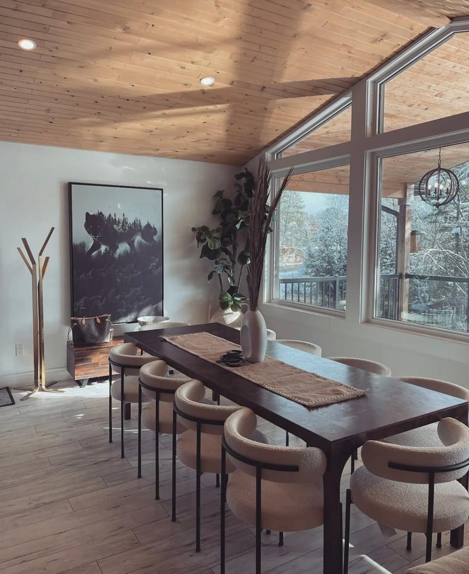 Seating area, Dining area