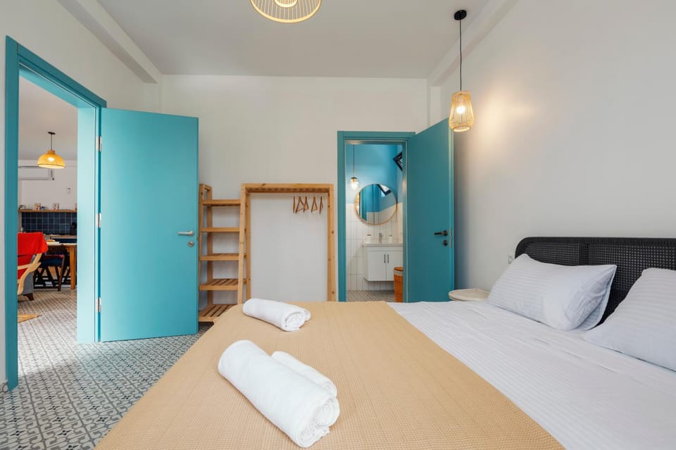 Bed, Photo of the whole room, Bedroom, towels, wardrobe