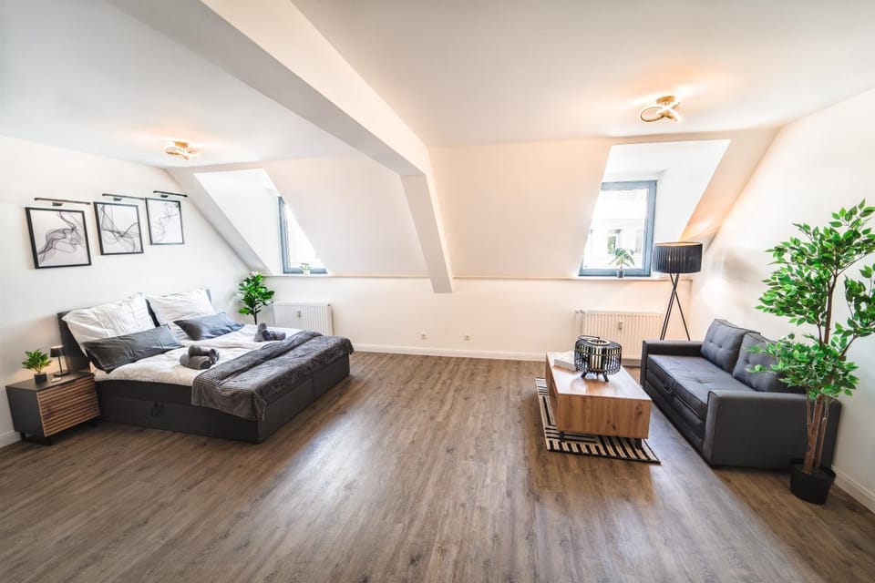 Bed, Living room