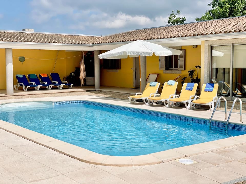 Day, Pool view, Swimming pool, sunbed