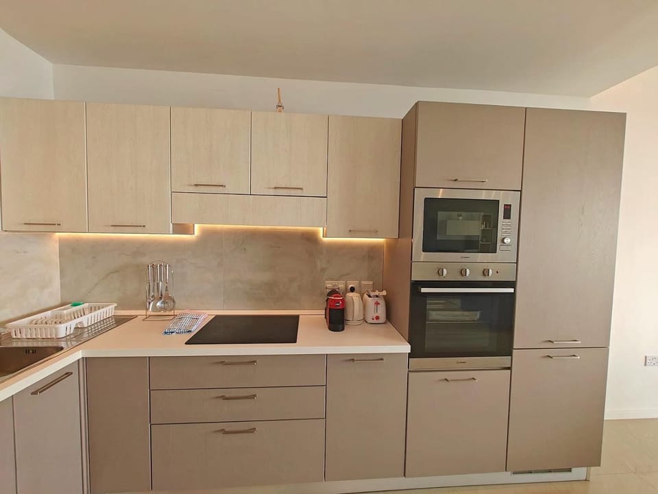 Coffee/tea facilities, Kitchen or kitchenette, dishwasher, minibar, pet friendly, stove