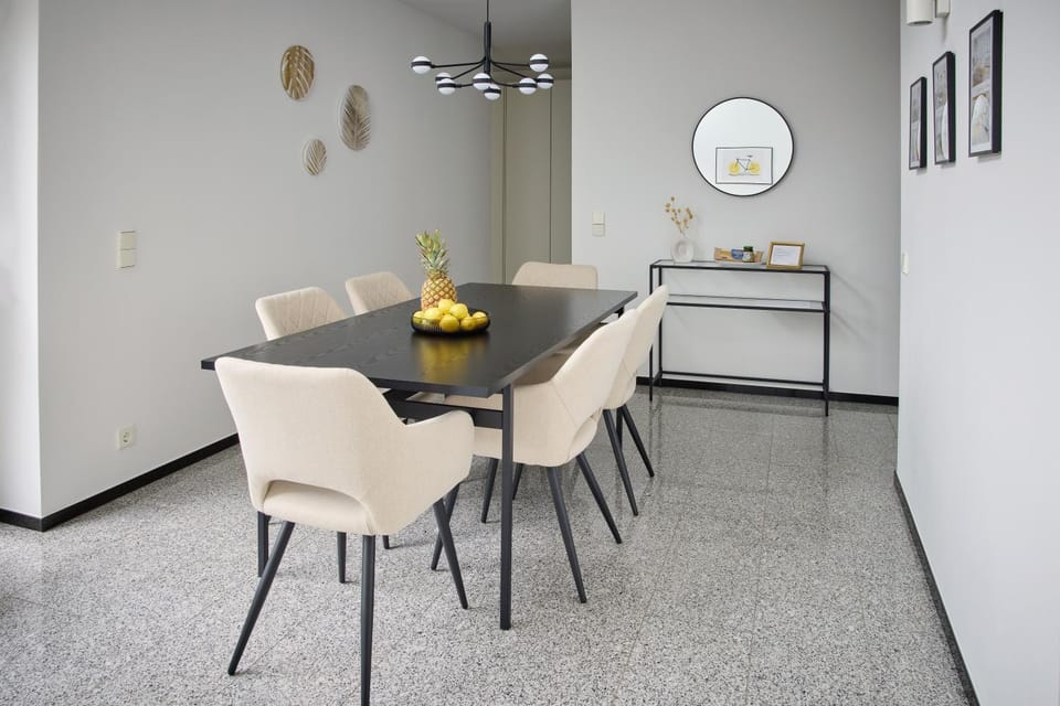 Living room, Seating area, Dining area