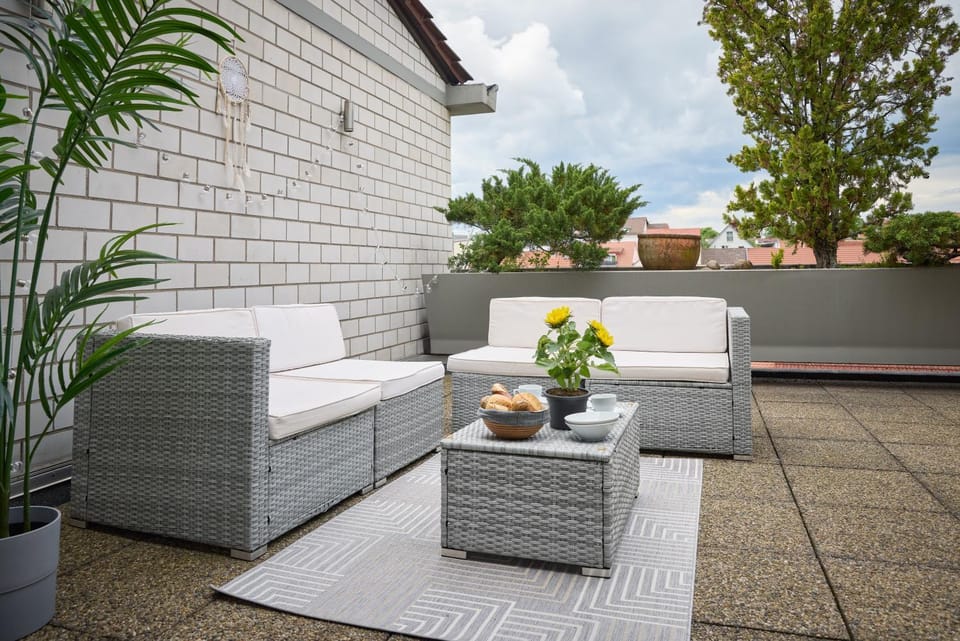 View (from property/room), Balcony/Terrace, Seating area