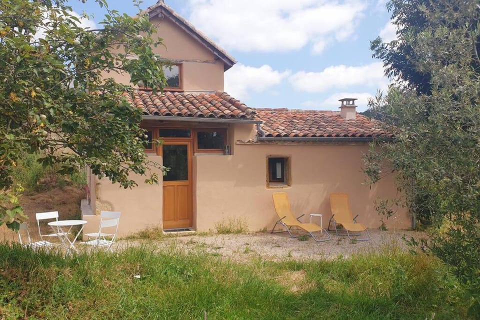 LePigeonnier-Domaine Monbel House in Occitanie