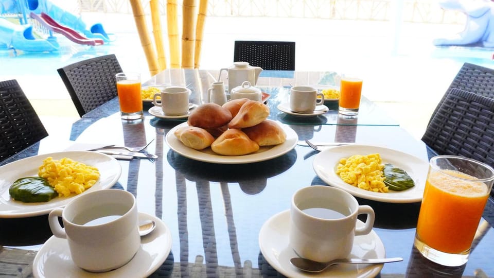 Food and drinks, Food, Continental breakfast