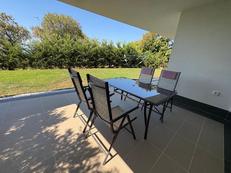 Balcony/Terrace, Garden view
