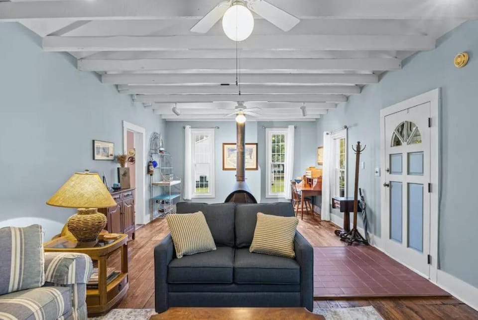 Scuttlebutt Nautical Cottage House in Beaufort