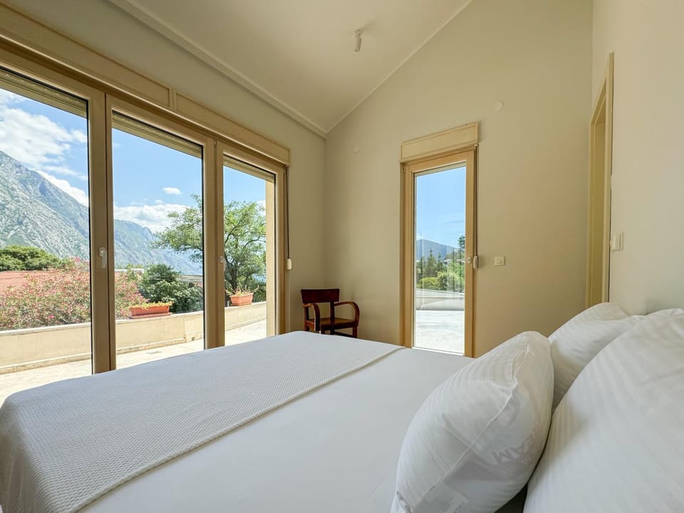Bed, View (from property/room), Bedroom