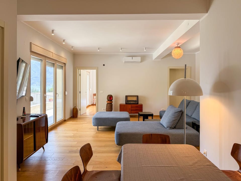 View (from property/room), Living room, Photo of the whole room, Seating area