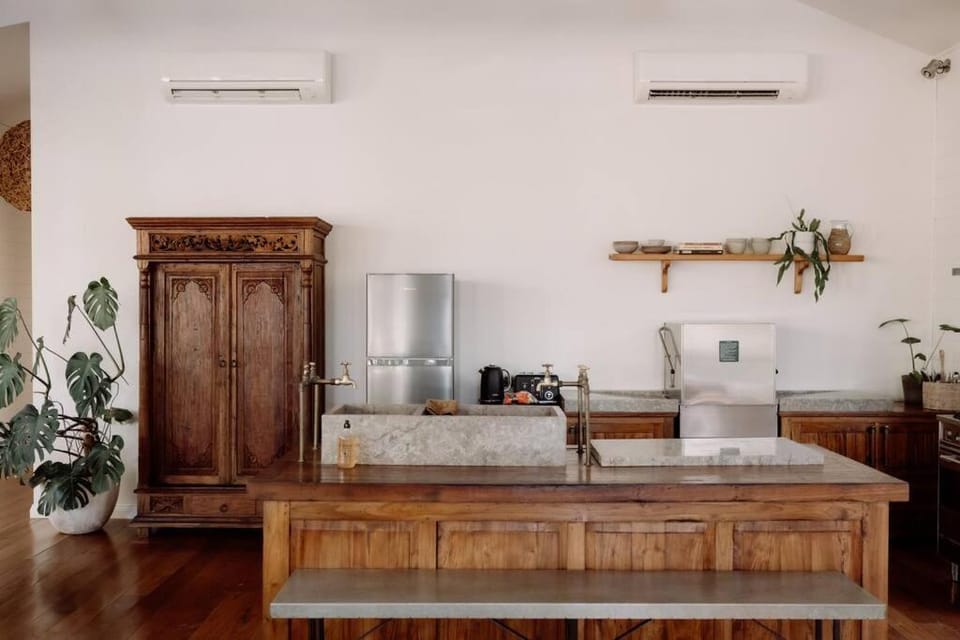 Leaves & Fishes - Private group escape in the Hunter Valley Villa in Keinbah
