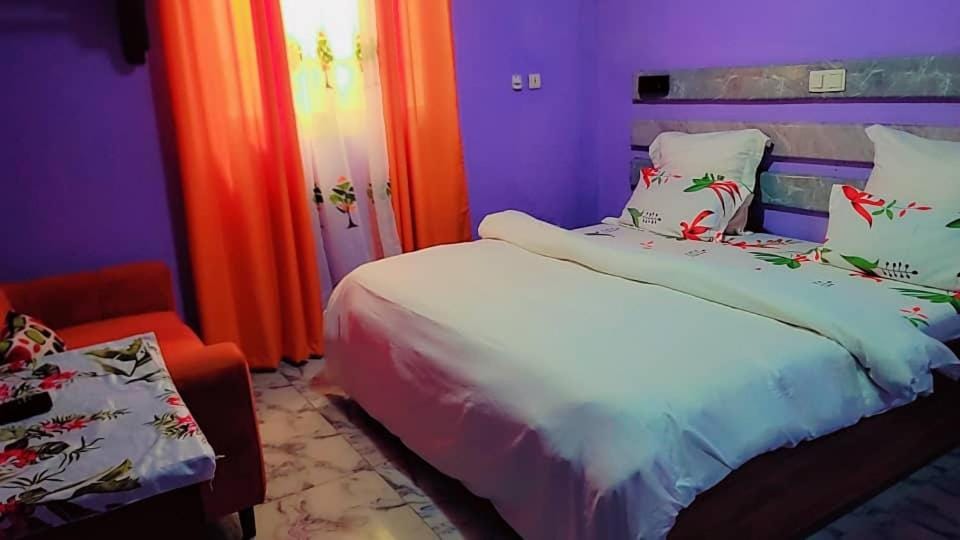 Sunrise Center Bonapriso 108 Love hotel in Douala
