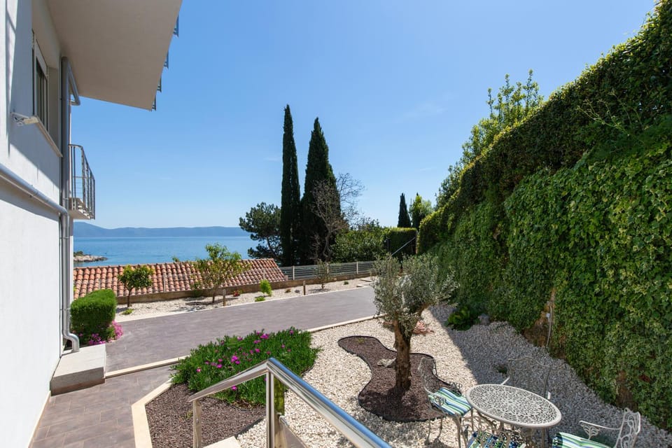 Property building, Day, Garden, Garden, Sea view