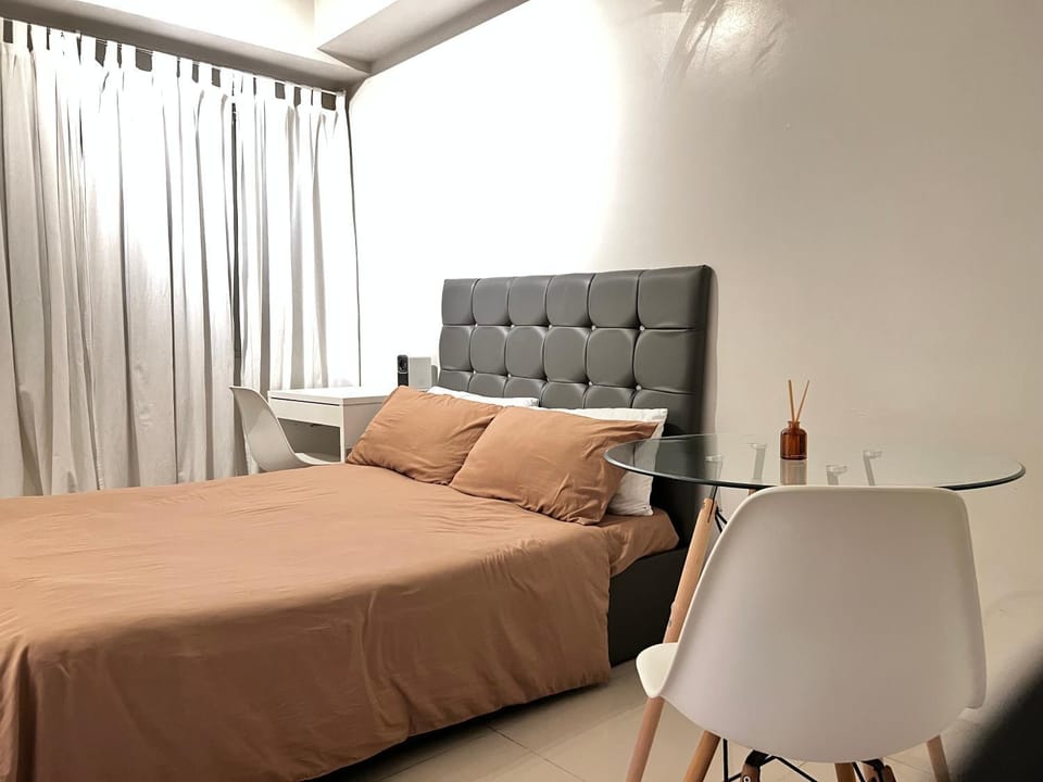 Playfull Living Stays Apartment in Marikina
