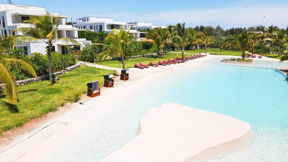 Property building, Day, Natural landscape, Garden, Garden view, Pool view, Swimming pool, sunbed
