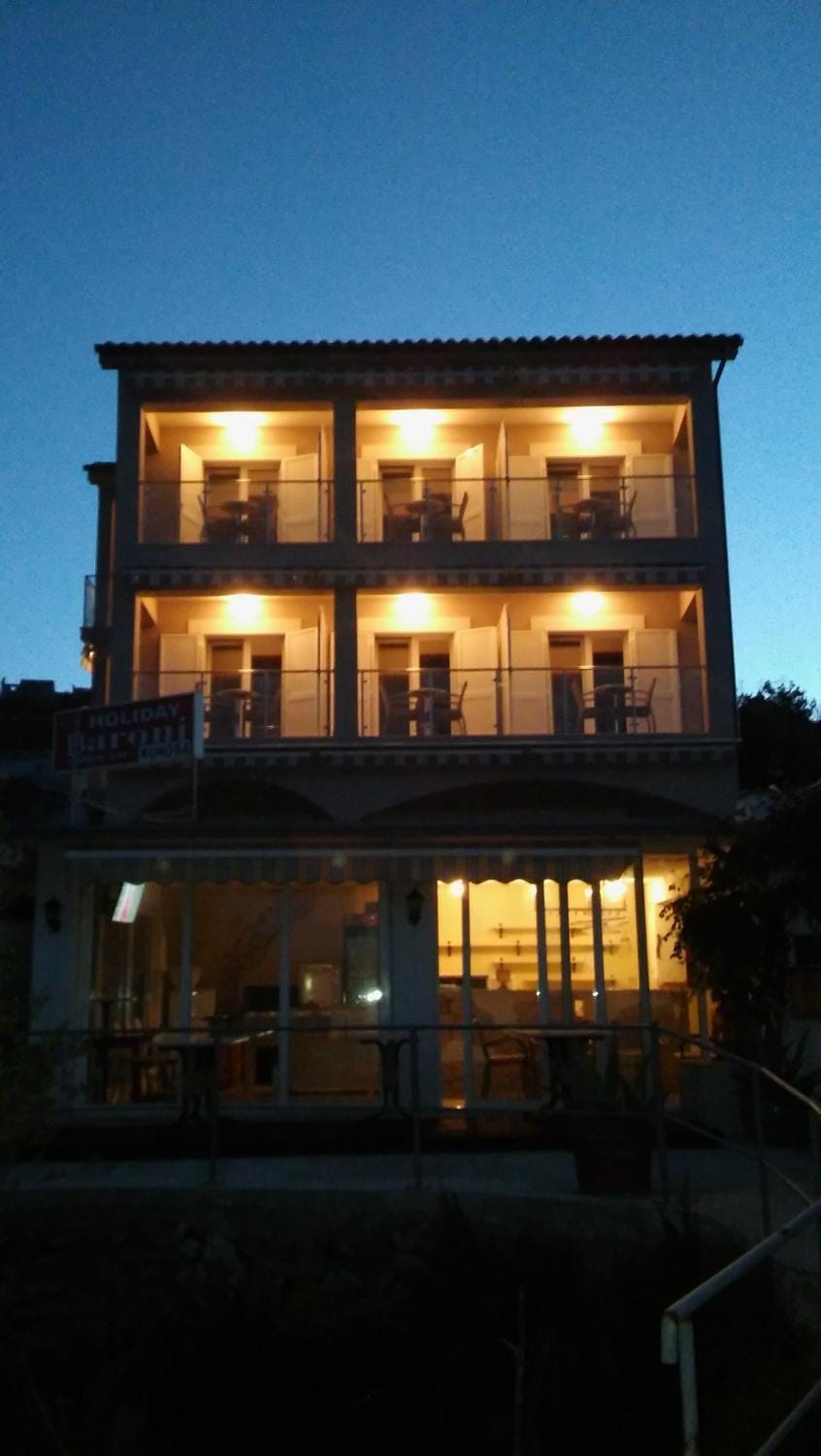 Facade/entrance, Balcony/Terrace