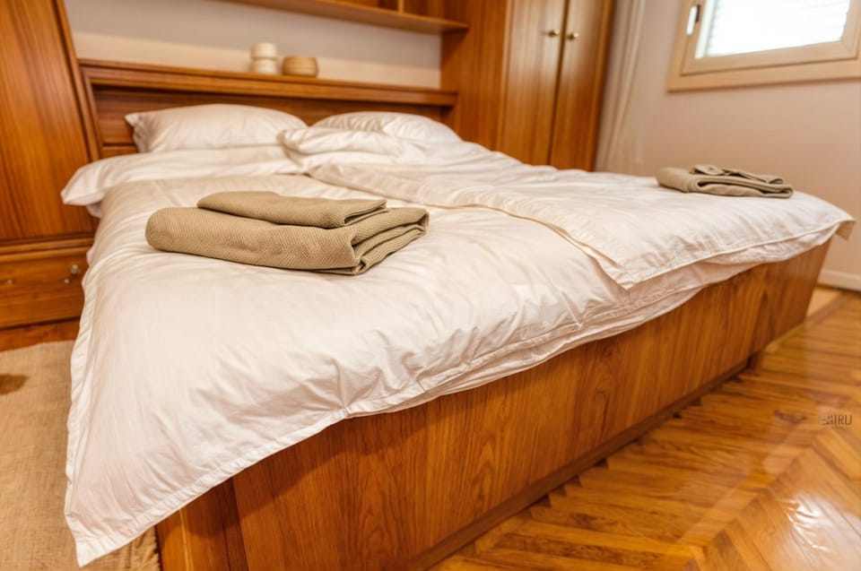 Bed, Bedroom, flat iron, wardrobe, air conditioner