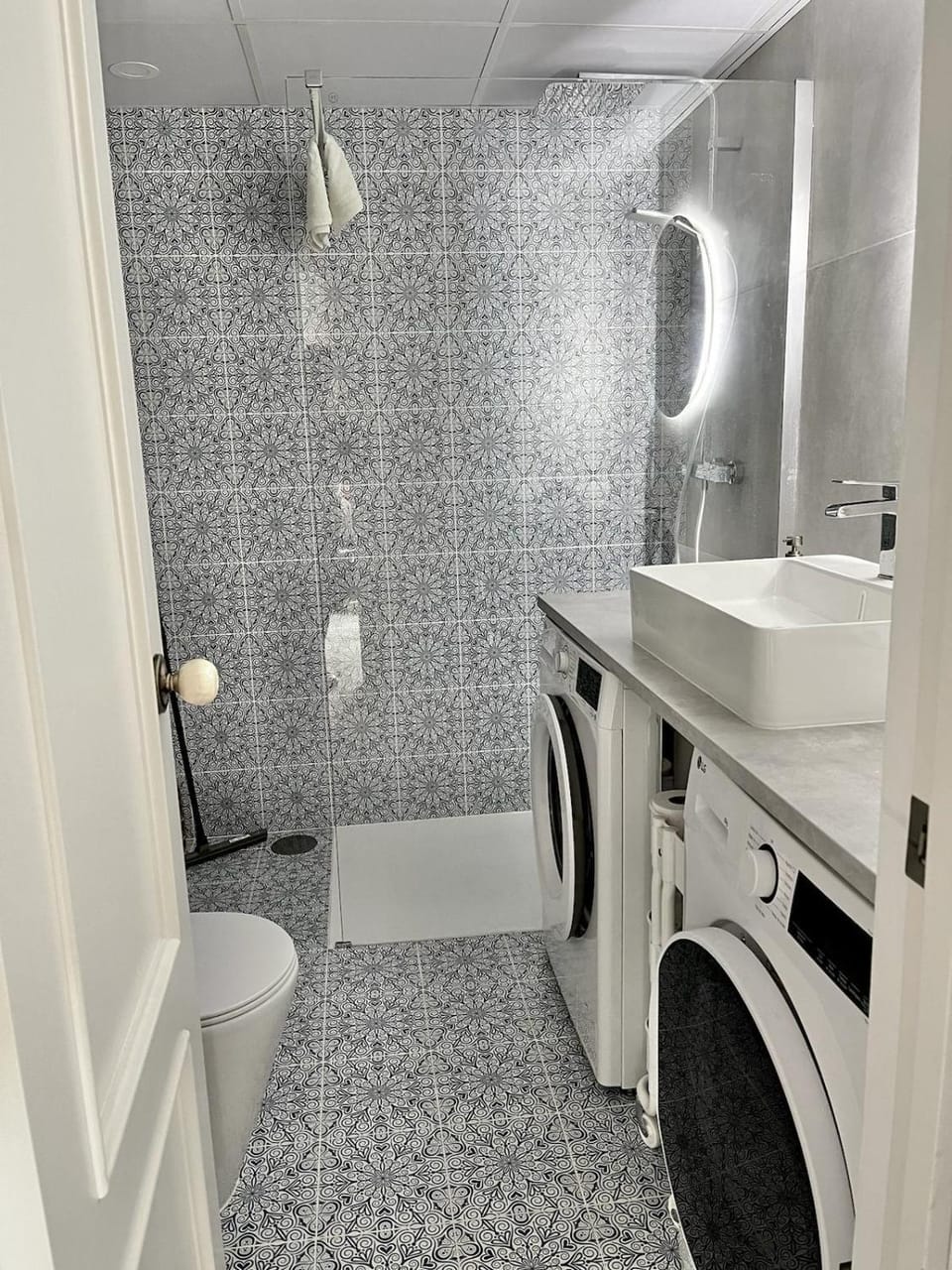 Shower, Bathroom, towels, washing machine, dryer