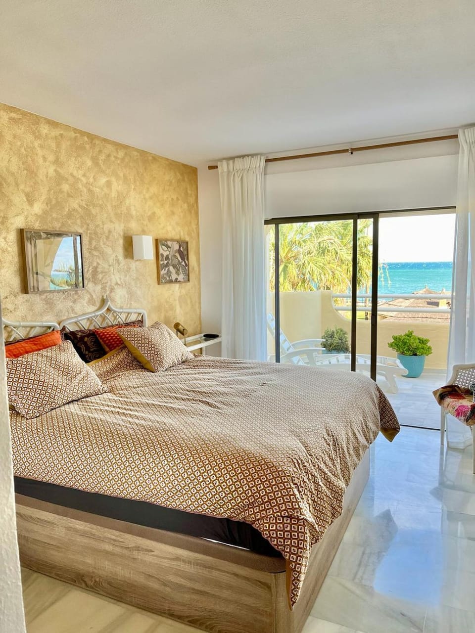 Bed, Photo of the whole room, Bedroom, Sea view