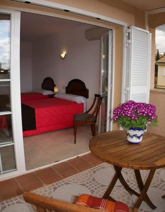 Welcome home. Willkommen. Bienvenidos Villa in Raiguer